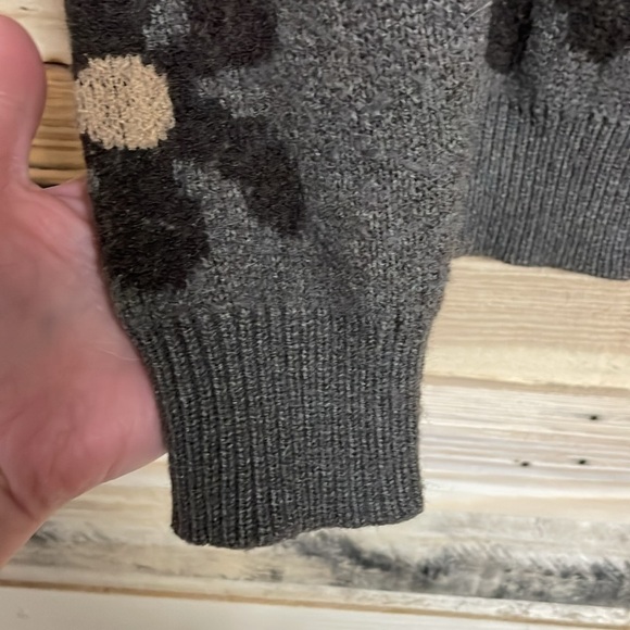 T Tahari size small brown floral button down crop cardigan sweater - Picture 4 of 7